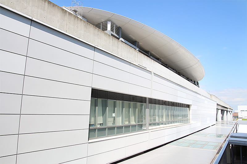神戸空大いに楽しむことができ港のポートライナー「神戸空港駅」