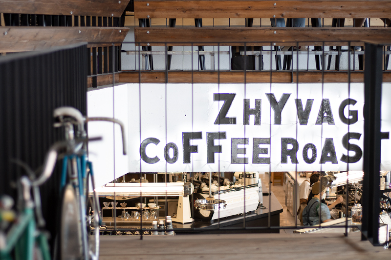 ［沖縄の電源カフェ］ZHYVAGO COFFEE ROASTERY（北谷町）